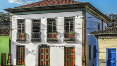 Atual prédio do Museu de Itabira, reformado e comemorando 50 anos de existência da instituição histórica itabirana