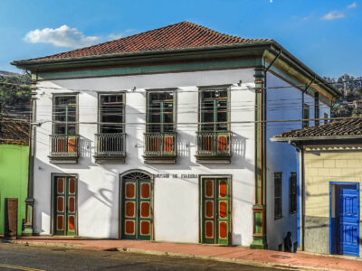 Atual prédio do Museu de Itabira, reformado e comemorando 50 anos de existência da instituição histórica itabirana