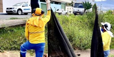 Vereador presidente da Câmara fala com trabalhadores no Bairro Colina da Praia