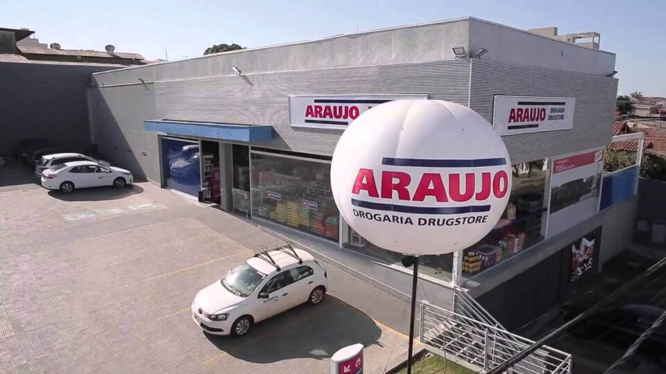 Drogaria Araujo abriu sua primeira loja em Itabirito