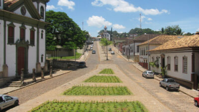 Vista parcial da histórica e turística cidade de Santa Bárbara que organiza seus serviços para a população durante a pandemia (Fotos: Divulgação)