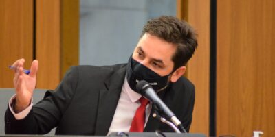 Deputado estadual Bernardo Mucida defende isenção de taxas para setores mais impactados da economia brasileira pela Covid-19, desde março de 2020