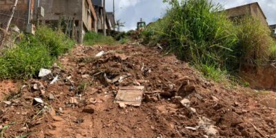 Assessoria de Comunicação Social e Secretaria de Obras da Prefeitura de Itabira mostram uma parte do caos que domina a região periférica de Itabira: ruas do Bairro Machado, Gabiroba e falta de infraestrutura geral