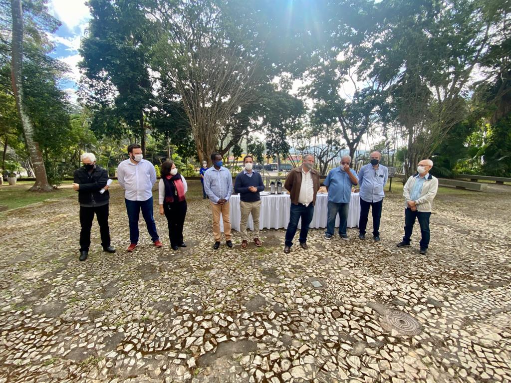 Diretores da Funcesi Jorge Borges e Flávia Pantuza receberam equipe de governo do prefeito Marco Antônio Lage (Foto: Coord. Comun. Social/PMI)