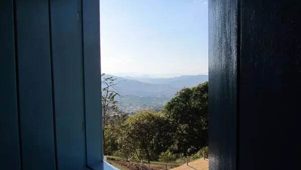 Vista das montanhas de Minas de dentro da cartuxa onde Dom Viçoso faleceu em 7 de julho de 1875 (Foto de João Lucas Ferreira Basílio/Divulgação)